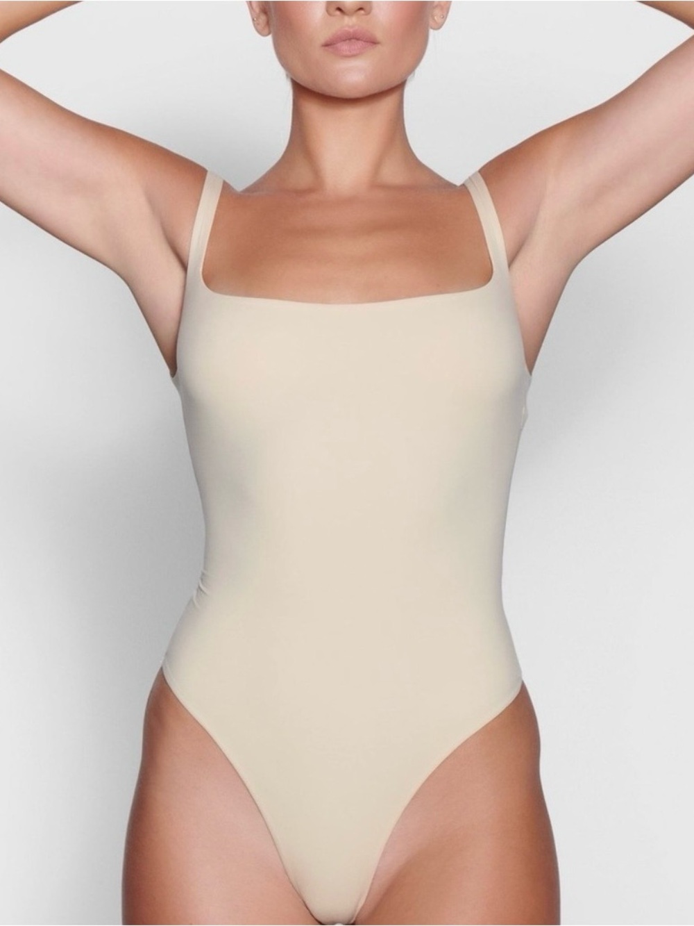 SKIMS Fits every body Scoop Neck Bodysuit